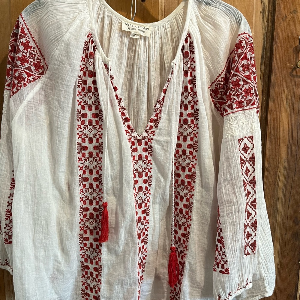 Nili Lotan XS breezy flow-ey top. Bohemian style. Fits loose.